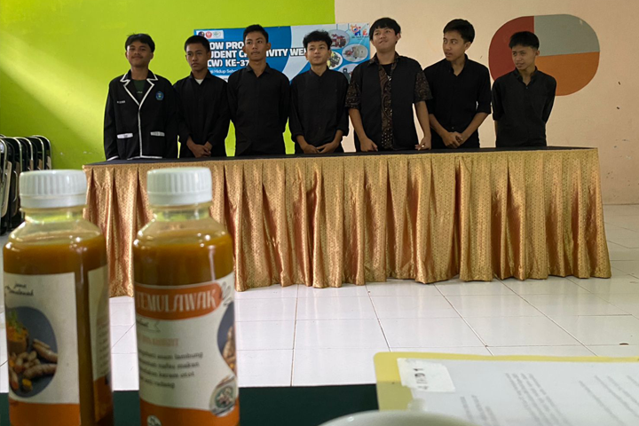 Presentasi Sebelum Pamer Karya
